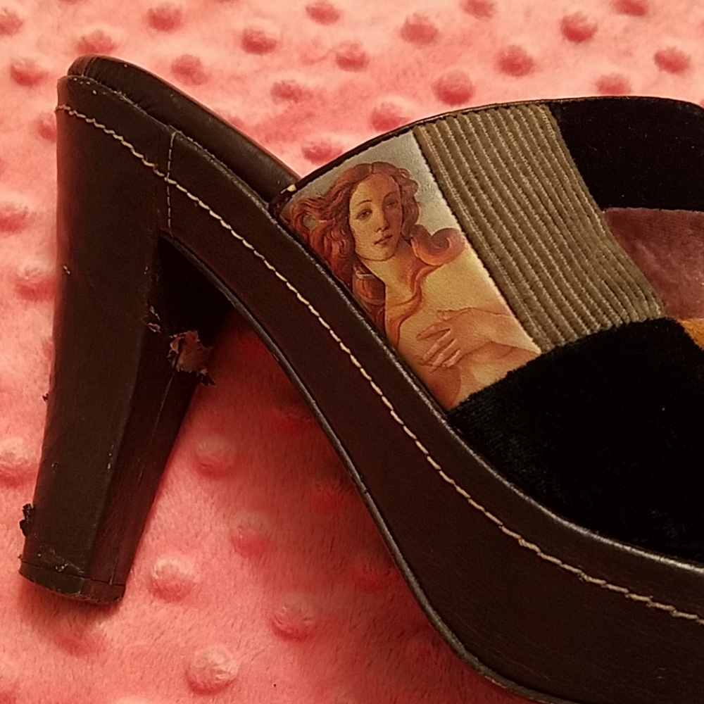 Jeon Clogs/ Mules - Picture 5 of 5